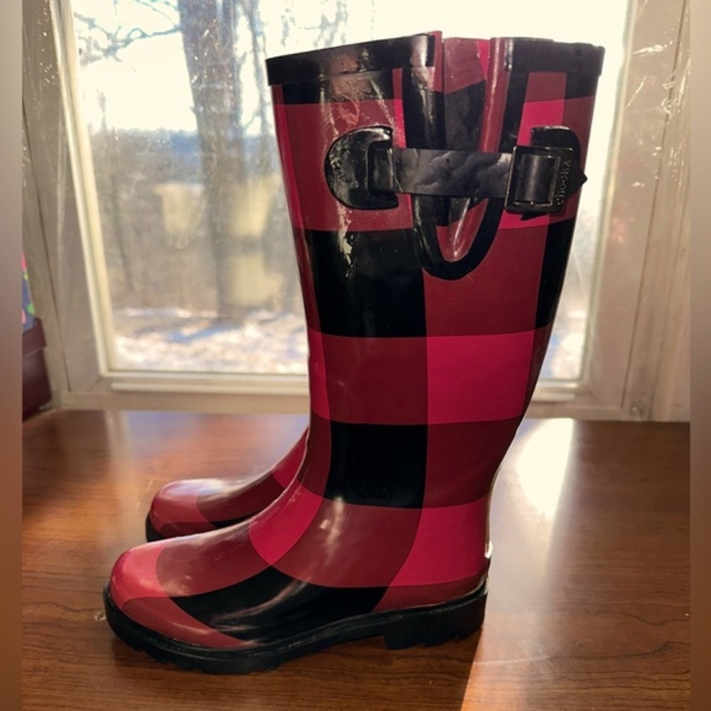 Chooka Buffalo Red and Black Plaid Calf High Wellies Rain Boots
